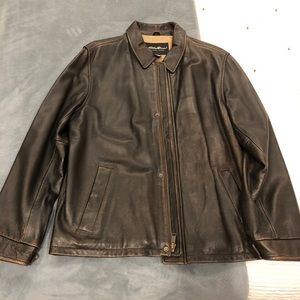 Men’s vintage leather bomber style jacket